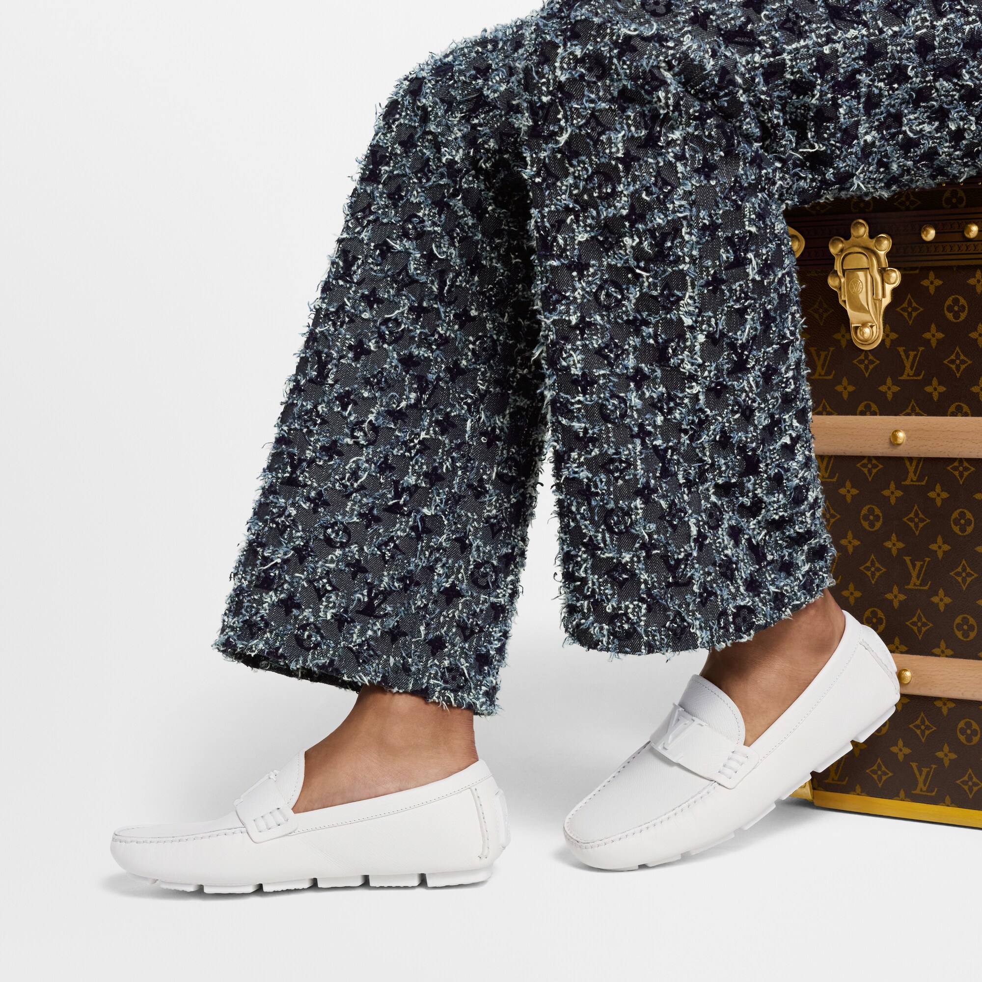 LV Monza Taïga Moccasins - Luxury White | LOUIS VUITTON